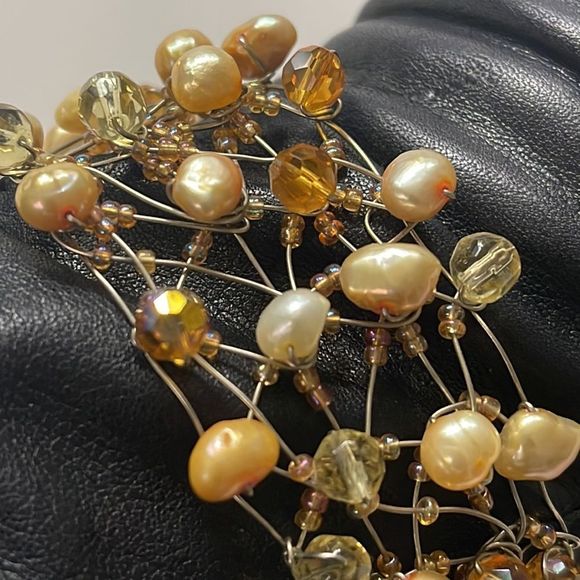 Rhinestone Pearl Bracelet - Picture 17 of 17